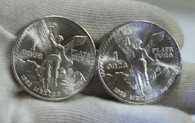 (2) 1985 Mexican Libertad Onza 1 oz Silver Uncirculated Coin - Image 1 of 2