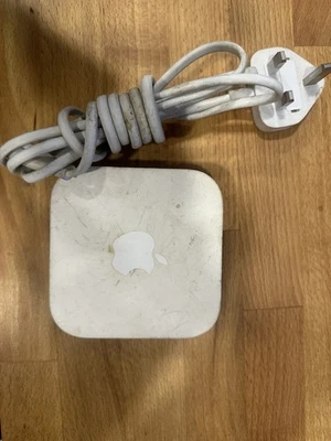 Apple Airport Express 2nd Generation Dual Band Wireless Router A1392 AirPlay 2 - Image 1 of 3