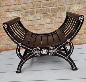 Lacquered Carule Chair With Beautiful Mother Of Pearl Inlay - Picture 1 of 6
