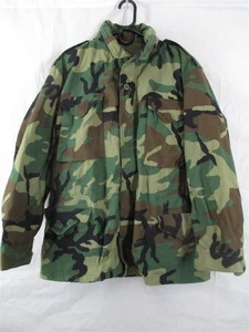 USGI M-65 Field Jacket Medium Regular Woodland Camo BDU Cold Weather Army Coat - Picture 1 of 2