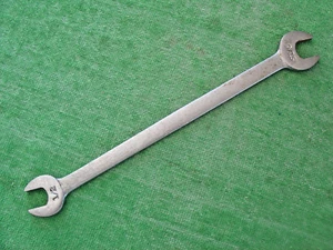 CHIAVE A NASTRO VINTAGE ARTIGIANALE n.2 -- 1/2"X9/16" -V- SERIE MADE IN USA - Foto 1 di 6