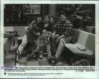 1988 Press Photo Conner family picture at bowling alley in episode of "Roseanne"