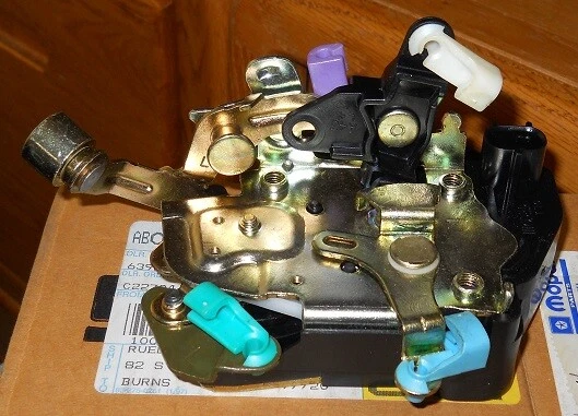 Nuevo de Lote Antiguo 2004-05 Dodge Caravan Grand Caravan Chrysler Town & Country Cierre de Puerta LH Foto 1 de 1