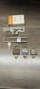 5 Master Lock Padlocks With Keys - Picture 1 of 6