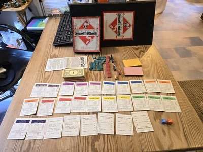 Vintage c.1940s Monopoly set - COMPLETE - Interwar with cardboard tokens - Image 1 of 4
