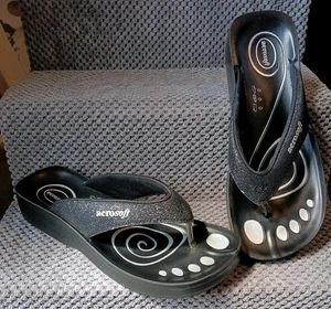 Aerosoft Gliteratti Flip Flop Sandals Size 38 / US 7.5, Black, Silver, Orthotic - Picture 1 of 20