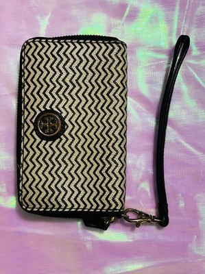 Cartera Continental Tory Burch Kerrington Cremallera Zag Azul Marino ~ Logo Blanco Foto 1 de 4