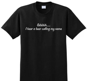 CAMISETA HEAR A BEER CALLING MY NAME ADULTO, CUMPLEAÑOS, BEBER, DIVERTIDA, HOMBRE CAVE - Imagen 1 de 2