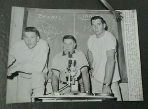 1958 AP Wire Photo, JOHN UNITAS, WEEB EWBANK & RAYMOND BERRY - Picture 1 of 2