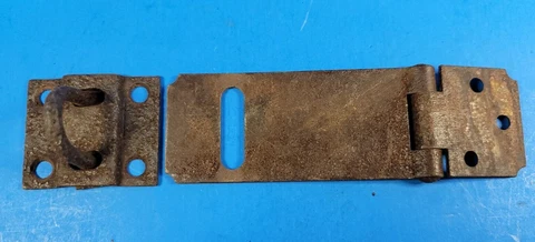 Vintage 4 13/16" Barn Door Hasp Latch Lock Chest Gate Padlock Hinged W/Keep Cover