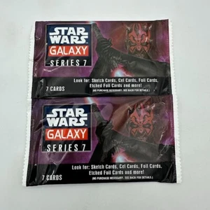 🚀TOPPS STAR WARS GALAXY SERIES 7 LOT OF 2 BOOSTER PACKS SKETCH? FOLIE? CEL?🚀 - Bild 1 von 2