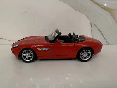Coche convertible MAISTO BMW Z8 rojo fundido a presión escala 1:24 Foto 1 de 4
