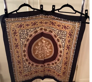 TALBOT'S BROWN/GOLD PATTERN 34" SQUARE SILK SCARF(64) - Picture 1 of 2