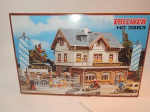 ++ G2477 H0 Vollmer 3663 Bahnhofsgaststätte zur Eisenbahn - Bausatz NEU - Picture 1 of 2