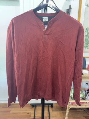 Columbia Mens Henley Shirt Medium Red Long-Sleeve Omni-Wick Polyester/Cotton  - Image 1 of 3