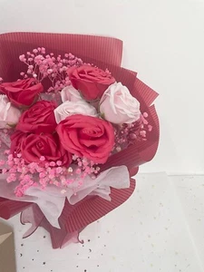 (4 Pack) Red Striped Waterproof Korean Floral Wrapping Bouquet 22.8"  x 44.6 ft. - Imagen 1 de 5