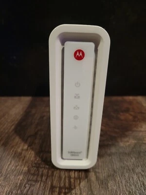 Motorola SURFboard SB6141 Docsis 3.0 Cable Modem - Image 1 of 4