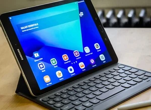 Samsung Galaxy Tab S3 32GB, Wi-Fi + 4G (Unlocked), 9.7in - Silver - Picture 1 of 2