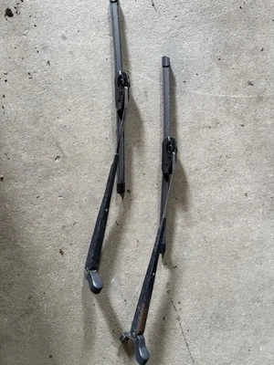 1986-1993 Mazda B2000 B2200 B2600 Pickup Windshield Wiper Arms  - Image 1 of 3