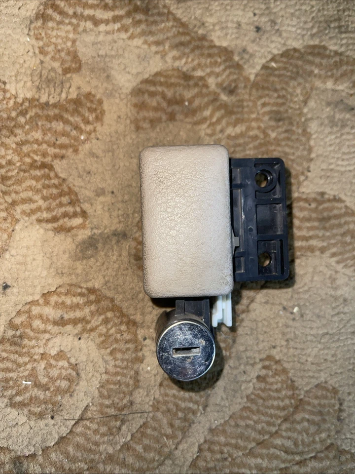 Nissan Sentra Altima 1991-1994 1994-97 Pathfinder carrocería dura guantera pestillo gris Foto 1 de 4