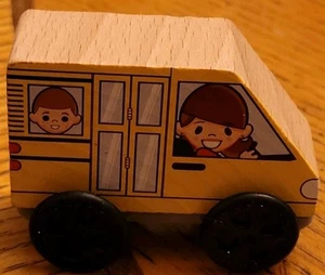 KidKraft School Bus Yellow Wooden Painted Children Faces in Windows - Picture 1 of 3