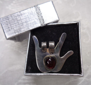 Vtg Estate Sterling Silver SIGN LANGUAGE I LOVE YOU Red Cabochon Heart Pin