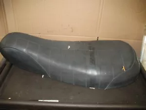 1973 RV125 SEAT ASSEMBLY (FAIR COVER) SUZUKI RV 125 TRACKER RV90 45100-27101-403 - Foto 1 di 18