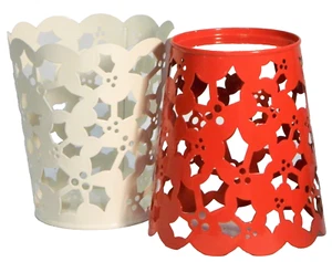 Portavaso fioriera in latta metallo rosso bianco foglia sacra 2 - Foto 1 di 5