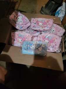 HELLO KITTY SMALL PURSES BRAND NEW -PRICED TO SELL - Picture 1 of 3