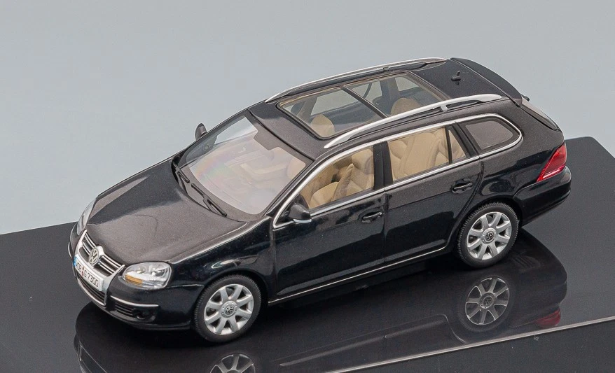 1/43 VOLKSWAGEN GOLF V VARIANT 2007 AUTOART 1K9099300C9X - Immagine 1 di 1