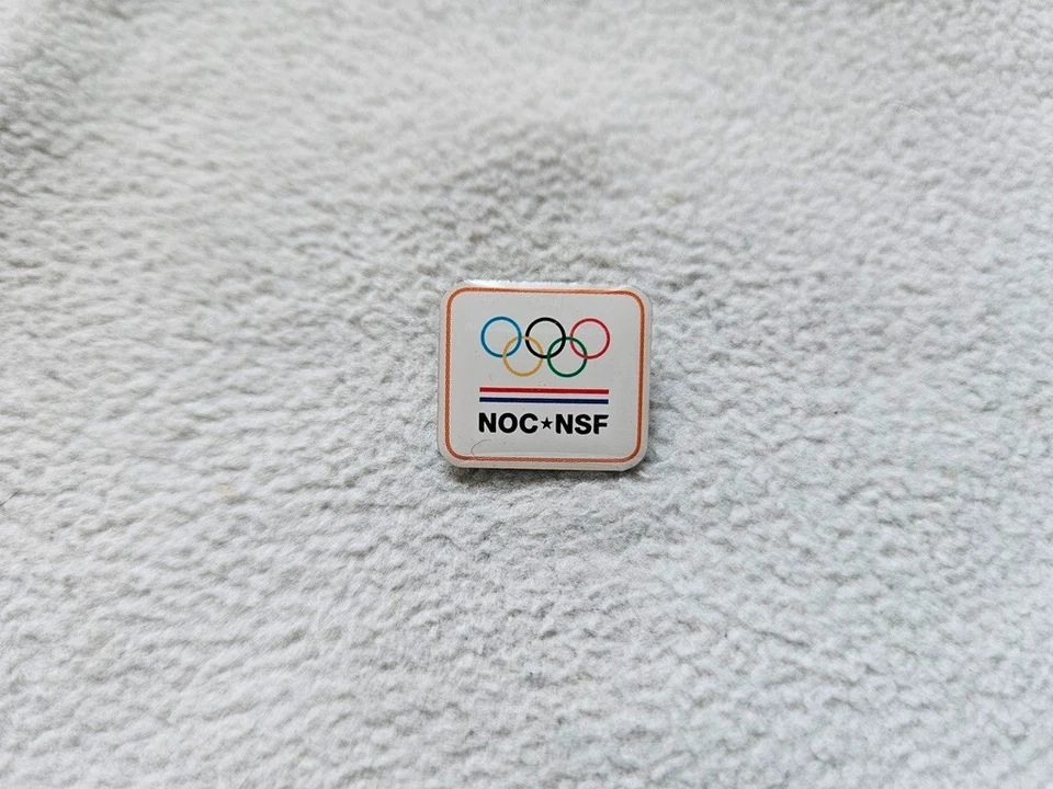 NOC Нидерланды Олимпийский комитет значок модель-2 - Изображение 1 из 1