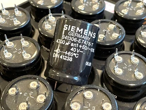 1x SIEMENS B41306 -E7478-T 4700uF 40V 10% Condensador - Imagen 1 de 7