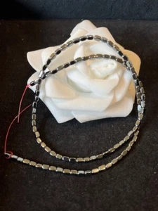Hämatit Perlen Edelstein Strang ca. 40 cm eckig gerundet ca. 4 x 2 mm - Bild 1 von 3