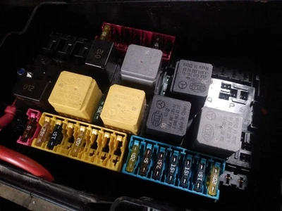 FUSE BOX UNIT / 2209509 FOR MERCEDES-BENZ CLASE GLE COUPE W292 GLE 350 D 292. - Image 1 of 4