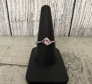 Anello Ryze tondo zirconi rosa con cuori sul lato in argento sterling 925 misura 9,5 - Foto 1 di 8