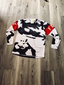 Fox Racing Red Camo Print Brand New Size Medium - Picture 1 of 5