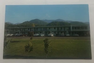 Holiday Motel First On Airport Rd. Postkarte Gatlingburg, Tennessee (D3) - Bild 1 von 2