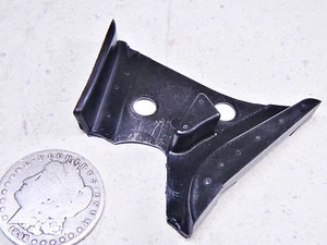 88 KAWASAKI KAF450 B1 MULE STARTER MOTOR DRIVE CHAIN GUIDE SLIDER BRACKET - Picture 1 of 7