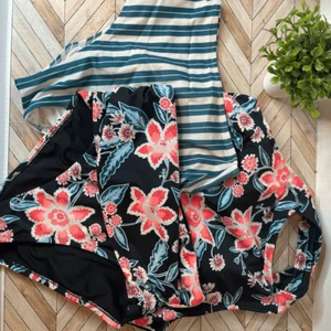 Old navy | women mix-match floral and striped swim suit two piece - Picture 1 of 14