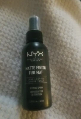 1 NYX Professional Makeup Matte Finish Fini Mat Setting Spray Long Lasting 60ml. - Image 1 of 4