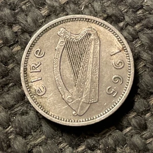 1965  Ireland Eire 3 Pence coin. Irish Harp. Rabbit. - Picture 1 of 2