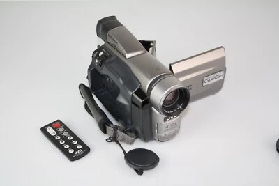 JVC GR-DVF11U Digital Video Camera THE DOOR WONT CLOSE/ NO BATTERY NO CHARGER - Image 1 of 4