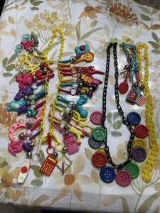 Collares con clip vintage años 80 raros (3) (1) soporte 43 dijes cadena amarilla - Imagen 1 de 17