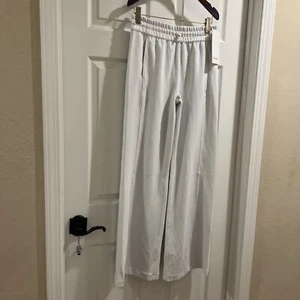 Nuevo con etiquetas Pantalón Lululemon Acanalado Softstreme MR 32" Vapor Ligero LVPR Talla: 6 - Imagen 1 de 7
