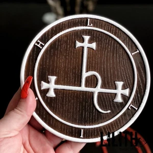 Pentacolo da altare in legno di frassino Lilith Sigil - diametro 8 pollici - Foto 1 di 4