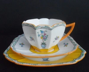 Eine seltene Shelley Art Deco "Jardiniere" 11609 Queen Anne Form Tee Trio. C.1928. - Bild 1 von 19