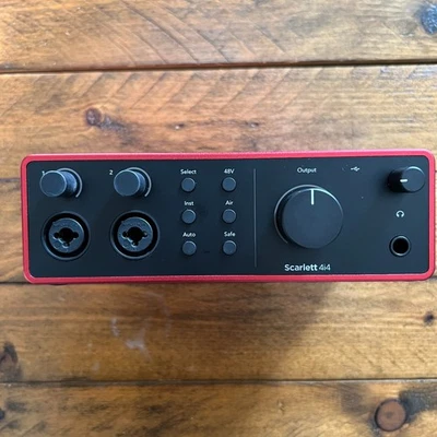 Focusrite Scarlett 4i4 4th Gen Studio Recording USB Audio Interface - MINT - Image 1 of 4