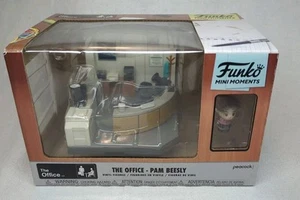 Funko Mini Moments The Office Pam Beesly Vinyl Figure With Desk - Y1005 - Picture 1 of 4