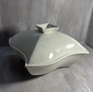 Godinger Silver Art Co White Wavy Lidded Serving Dish Bowl with lid - A32 - Picture 1 of 8