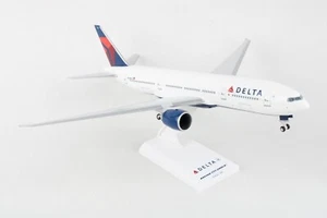 MODELO SKYMARKS (SKR374G) DELTA 777-200 ESCALA 1:200 CON ENGRANAJE Y SOPORTE - Imagen 1 de 9